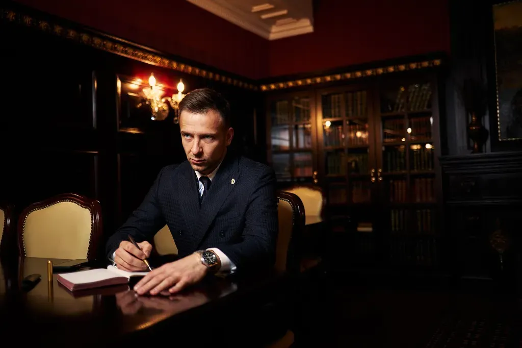 Prawne aspekty inwestycji w OZE — co musisz wiedzieć przed startem projektu