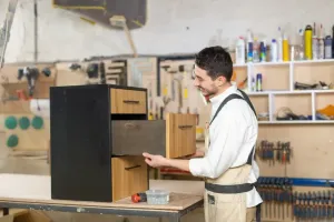 Jak zorganizować przestrzeń wybierając modułowe meble do warsztatu