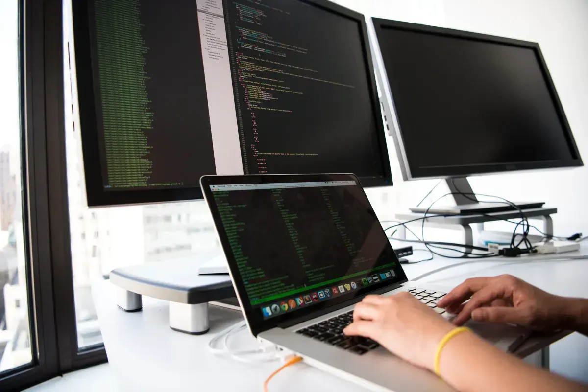 Programista – zarobki które cię zaskoczą